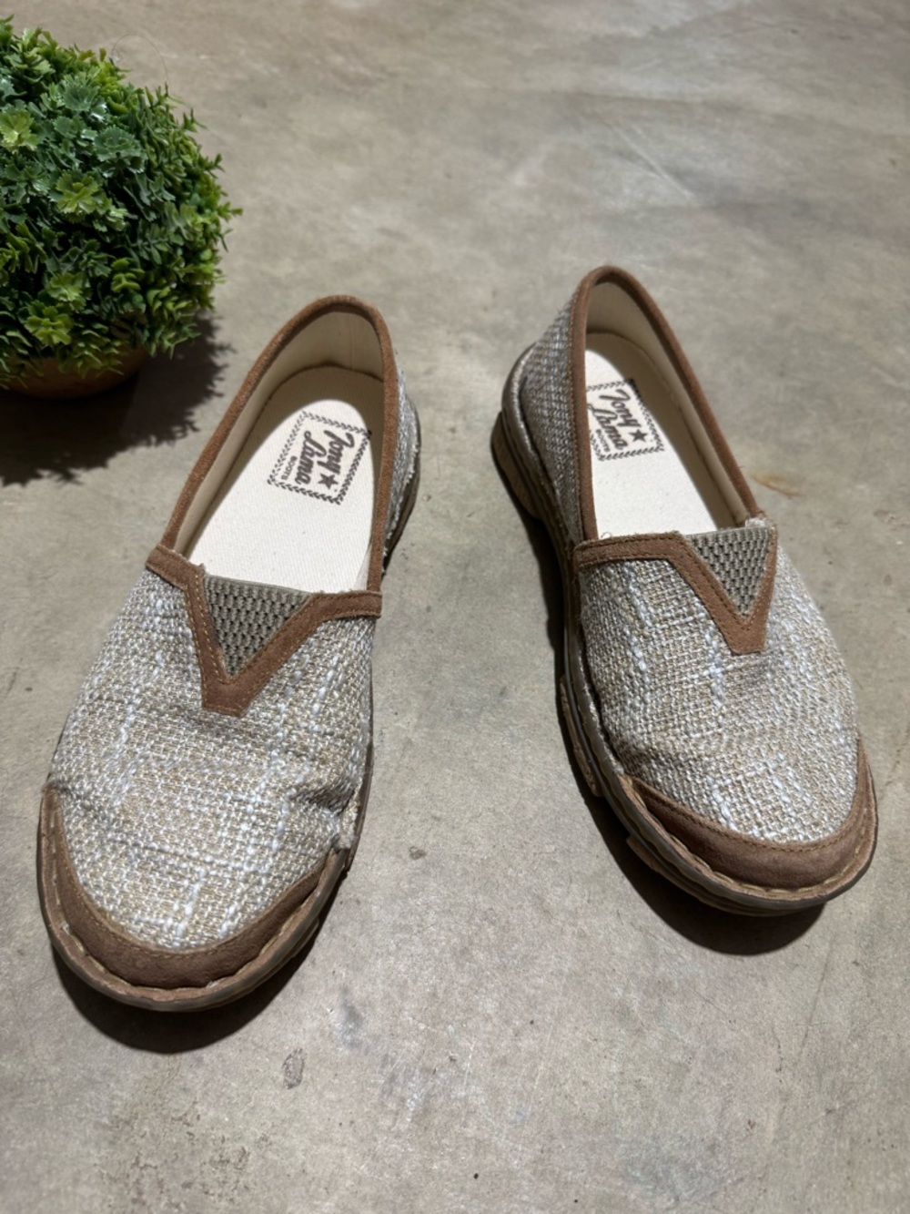 Tony Lama Renata Slip On Loafers Beige Women Size 6.5 Western Southwest Comfort